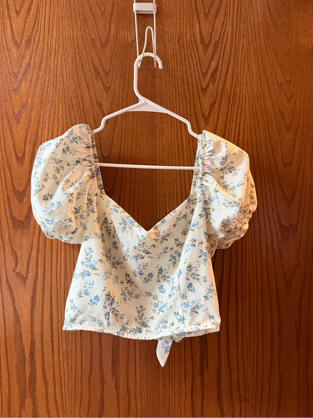 SHEIN Cream Crop Top with Blue Floral Print